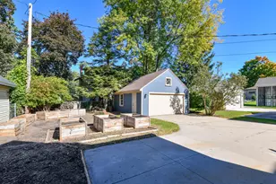 8106 Chestnut St, Wauwatosa, WI 53213 - Photo 35