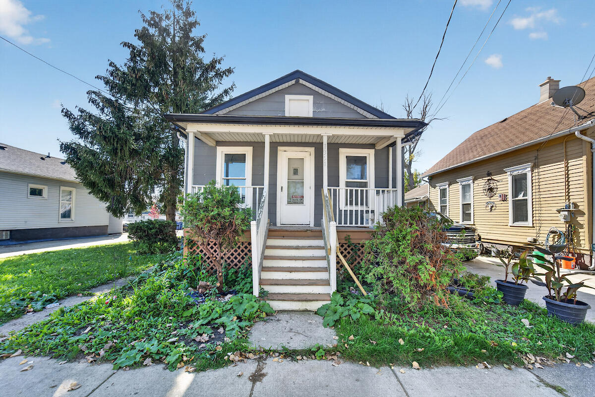 Main Moon Racine Wi 1351 Prospect St, Racine, WI 53404 - MLS 1984134 - Coldwell Banker