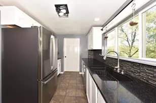 531 N Green Bay Rd, Grafton, WI 53024 - Photo 11