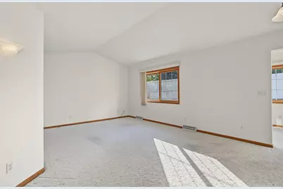 3049  Lakota Pl, La Crosse, WI 54601 - Photo 3
