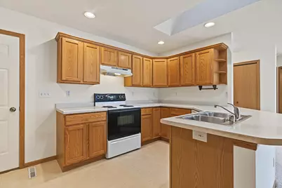3049  Lakota Pl, La Crosse, WI 54601 - Photo 5