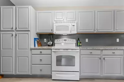 W159N4876  Graysland Dr, Menomonee Falls, WI 53051 - Photo 11