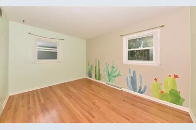 8026 W Sunbury Ct, Milwaukee, WI 53219 - Photo 21