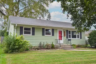 8026 W Sunbury Ct, Milwaukee, WI 53219 - Photo 5