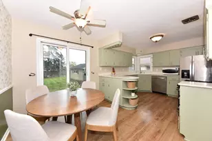 8026 W Sunbury Ct, Milwaukee, WI 53219 - Photo 13