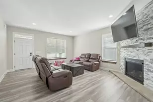 9120 Prairie Crossing Dr, Racine, WI 53126 - Photo 9