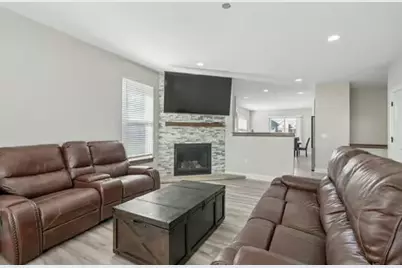 9120  Prairie Crossing Dr, Racine, WI 53126 - Photo 11