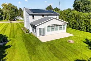 2733 4 1/2 Mile Rd, Racine, WI 53402 - Photo 3