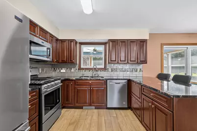2733  4 1/2 Mile Rd, Racine, WI 53402 - Photo 9