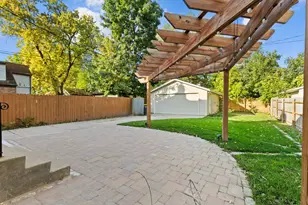 1431 S 85th St, West Allis, WI 53214 - Photo 13