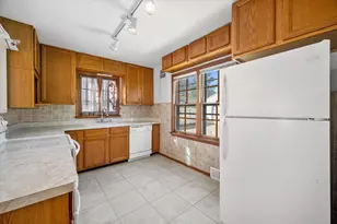 2443 N 114th St, Wauwatosa, WI 53226 - Photo 9