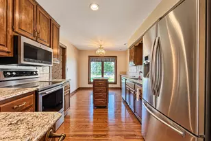 3970 St Andrew Ct, Brookfield, WI 53045 - Photo 11