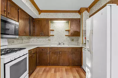 622  Clearview Dr, West Bend, WI 53090 - Photo 7