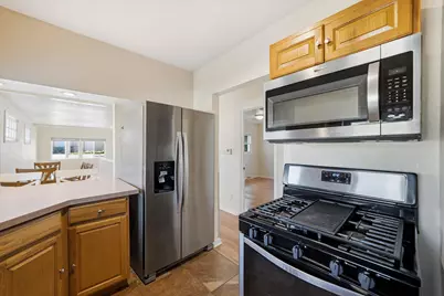 12418 W Fairmont Ave, Butler, WI 53007 - Photo 11