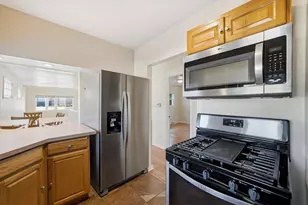 12418 W Fairmont Ave, Butler, WI 53007 - Photo 11