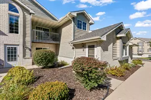 W240N2566 E Parkway Meadow Circle, Pewaukee, WI 53072 - Photo 23