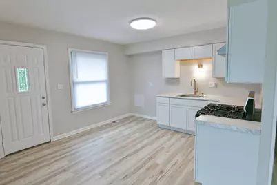 8430  14th Ave, Kenosha, WI 53143 - Photo 5