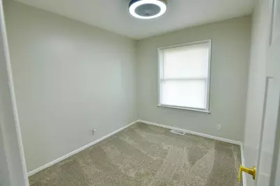 8430  14th Ave, Kenosha, WI 53143 - Photo 7