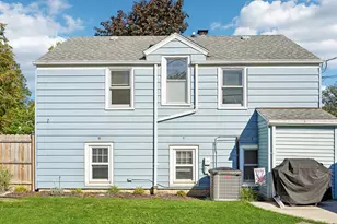 329 E Gauer Cir, Milwaukee, WI 53207 - Photo 15