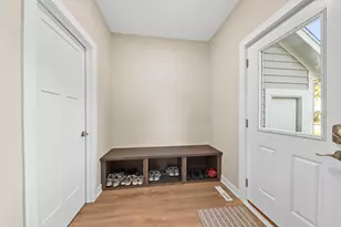 W289N3648 Huntsman Ct, Delafield, WI 53072 - Photo 33