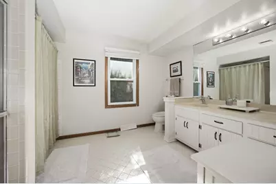 1515 W De La Warr Cir, Mequon, WI 53092 - Photo 11