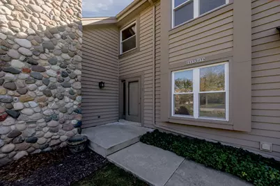 1515 W De La Warr Cir, Mequon, WI 53092 - Photo 29