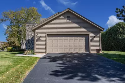 1515 W De La Warr Cir, Mequon, WI 53092 - Photo 25
