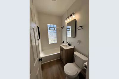 3018 N Dr Lester Carter Dr, Milwaukee, WI 53206 - Photo 9