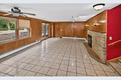 14920 W Olivia Ln, New Berlin, WI 53151 - Photo 5