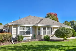 N96W14172 Knollcrest Cir, Germantown, WI 53022 - Photo 1