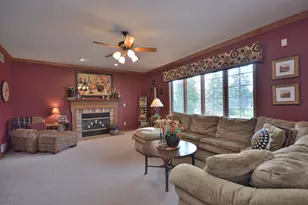 6045 S Pembrook Ct, New Berlin, WI 53151 - Photo 7