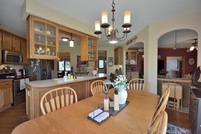 6045 S Pembrook Ct, New Berlin, WI 53151 - Photo 13