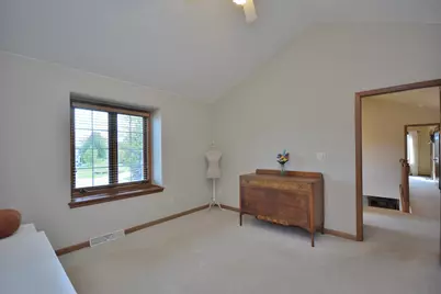 6045 S Pembrook Ct, New Berlin, WI 53151 - Photo 25