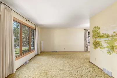 7143  Horizon Dr, Greendale, WI 53129 - Photo 3