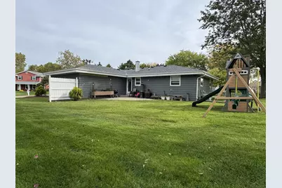 7721  Bur Oak Dr, Franklin, WI 53132 - Photo 3