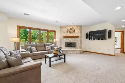 W295S5349  Holiday Oak Dr, Genesee, WI 53189 - Photo 33