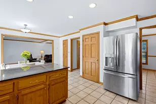 9175 S Patricia Blvd, Oak Creek, WI 53154 - Photo 7