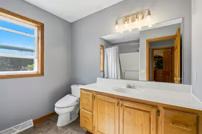 9175 S Patricia Blvd, Oak Creek, WI 53154 - Photo 23