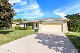 5152 Maplewood Dr, Greendale, WI 53129 - Photo 41