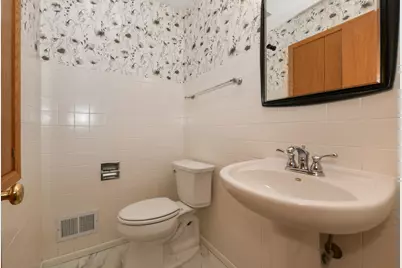 5152  Maplewood Dr, Greendale, WI 53129 - Photo 19