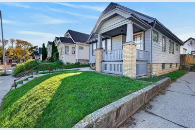 3729 W Miller Ln, Milwaukee, WI 53208 - Photo 3
