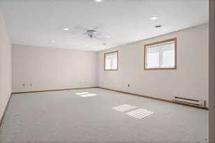 932 Garden Pl, Onalaska, WI 54650 - Photo 11