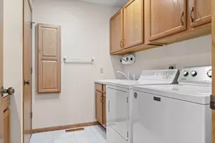 932 Garden Pl, Onalaska, WI 54650 - Photo 9