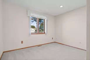 932 Garden Pl, Onalaska, WI 54650 - Photo 23