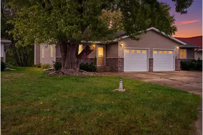 209  Westview Pl, La Crosse, WI 54601 - Photo 1