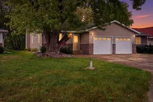 209 Westview Pl, La Crosse, WI 54601 - Photo 1
