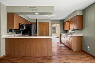 705 2nd St, La Crescent, MN 55947 - Photo 5