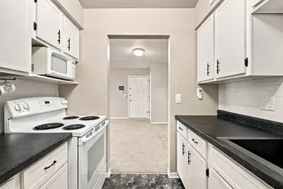 637  Westridge Dr #8, West Bend, WI 53095 - Photo 11