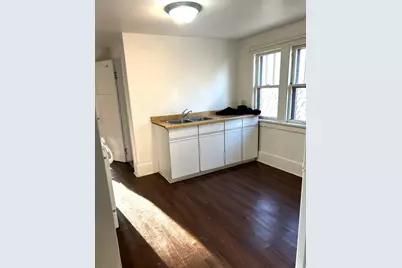 2124 S 71st St #Upper, West Allis, WI 53219 - Photo 5