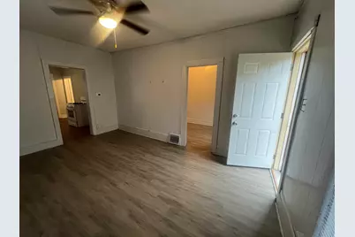 2439A N Dr William Finlayson St, Milwaukee, WI 53212 - Photo 7